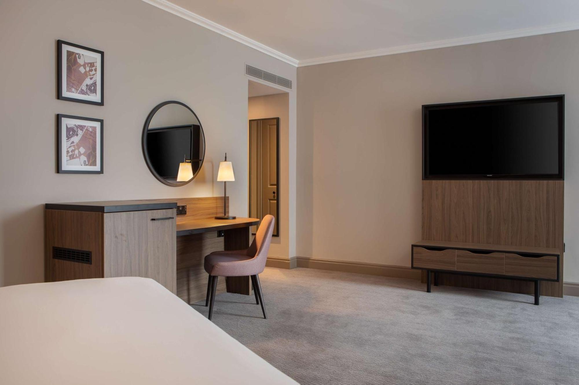 DoubleTree by Hilton Dartford Bridge Hotell Eksteriør bilde