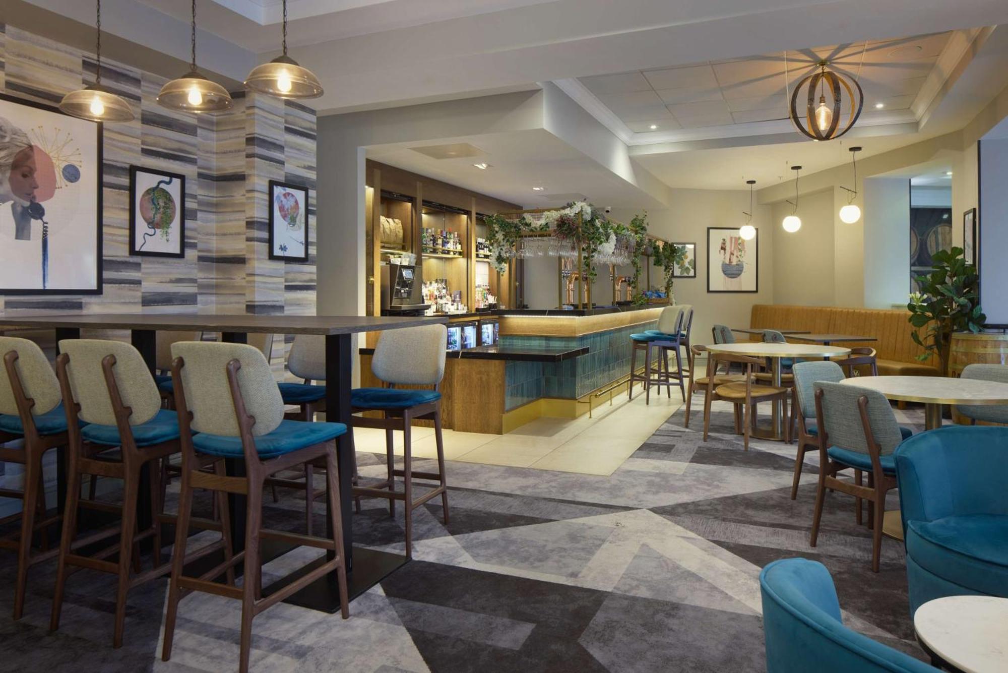 DoubleTree by Hilton Dartford Bridge Hotell Eksteriør bilde